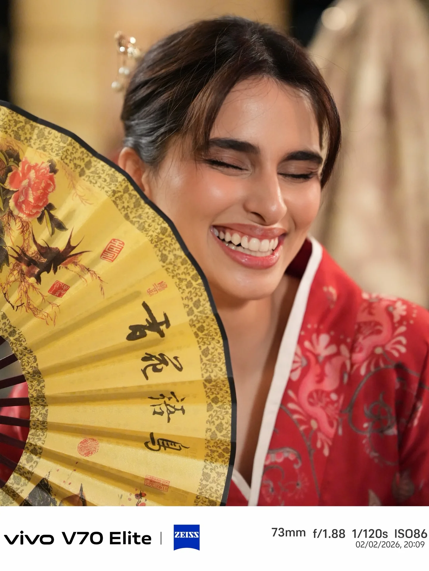 Photo by Aisha Ahmed 🦩 on February 13, 2026. May be an image of ‎one or more people, hair, makeup, people smiling, shawl and ‎text that says '‎พศศ 青老落 山駅 ot لهم मोरपਪ تل NGc3 vivo V70 Elite Z ZEISS 73mm f/1.88 1/120s IS086 02/02/2026, 20:09‎'‎‎.