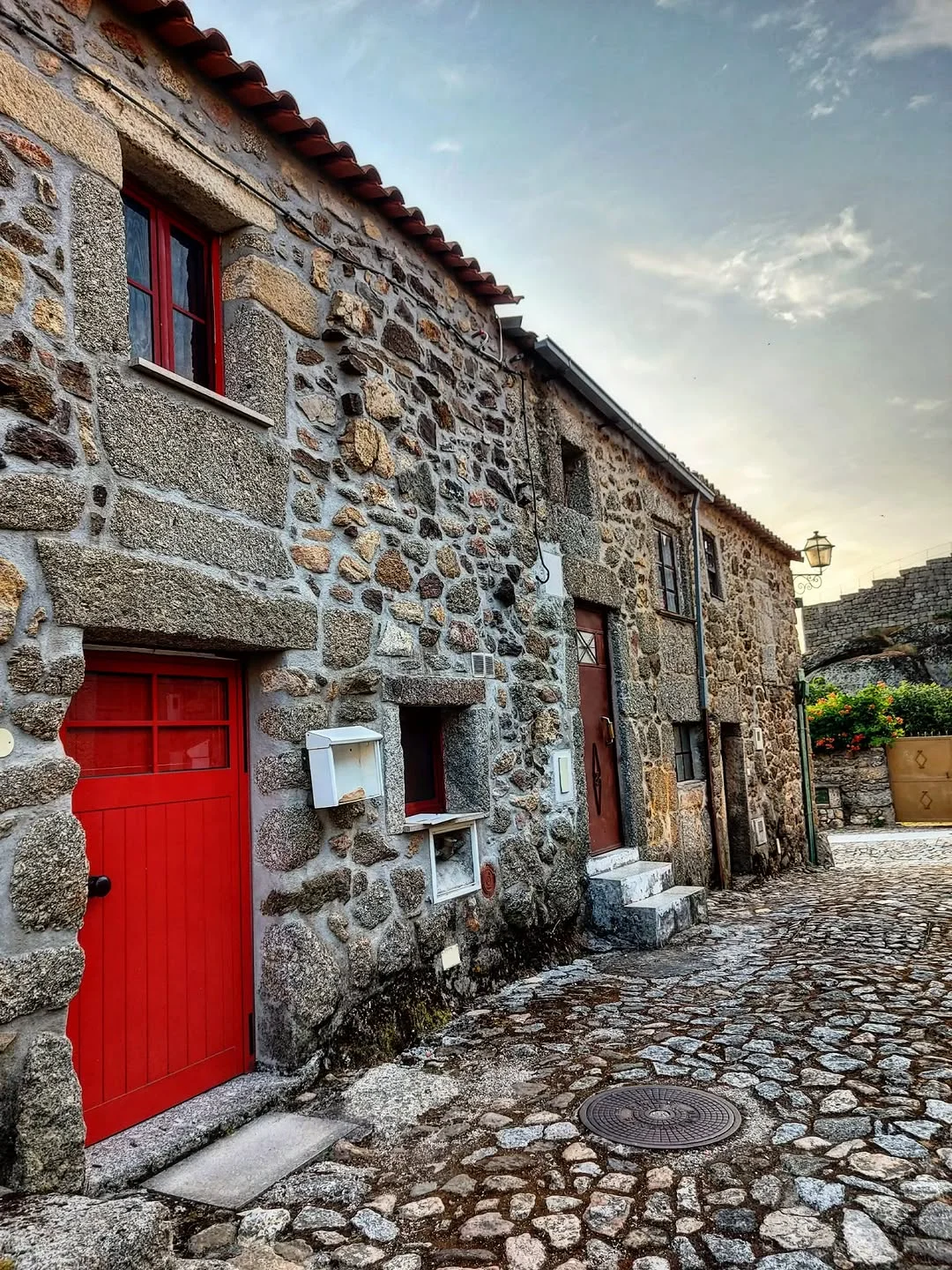 Photo shared by Aldeias Históricas de Portugal on February 16, 2026 tagging @vanessaclfrancisco, and @municipiodeceloricodabeira. May be an image of door and text.