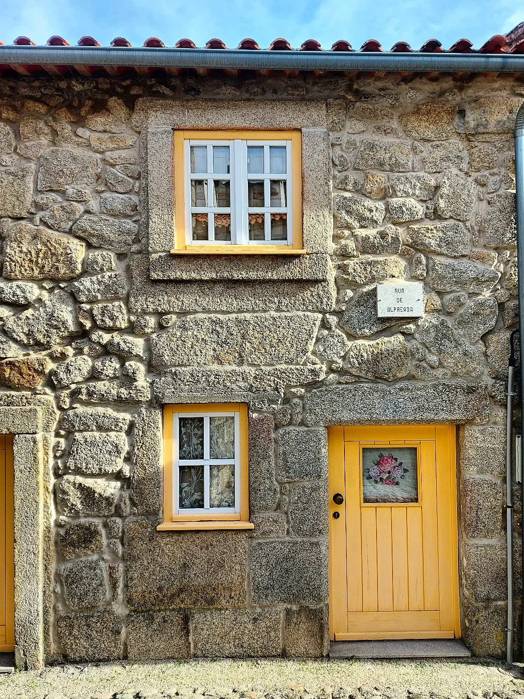 Photo shared by Aldeias Históricas de Portugal on February 17, 2026 tagging @vanessaclfrancisco, and @visit.fundao. May be an image of buildings, door and text.