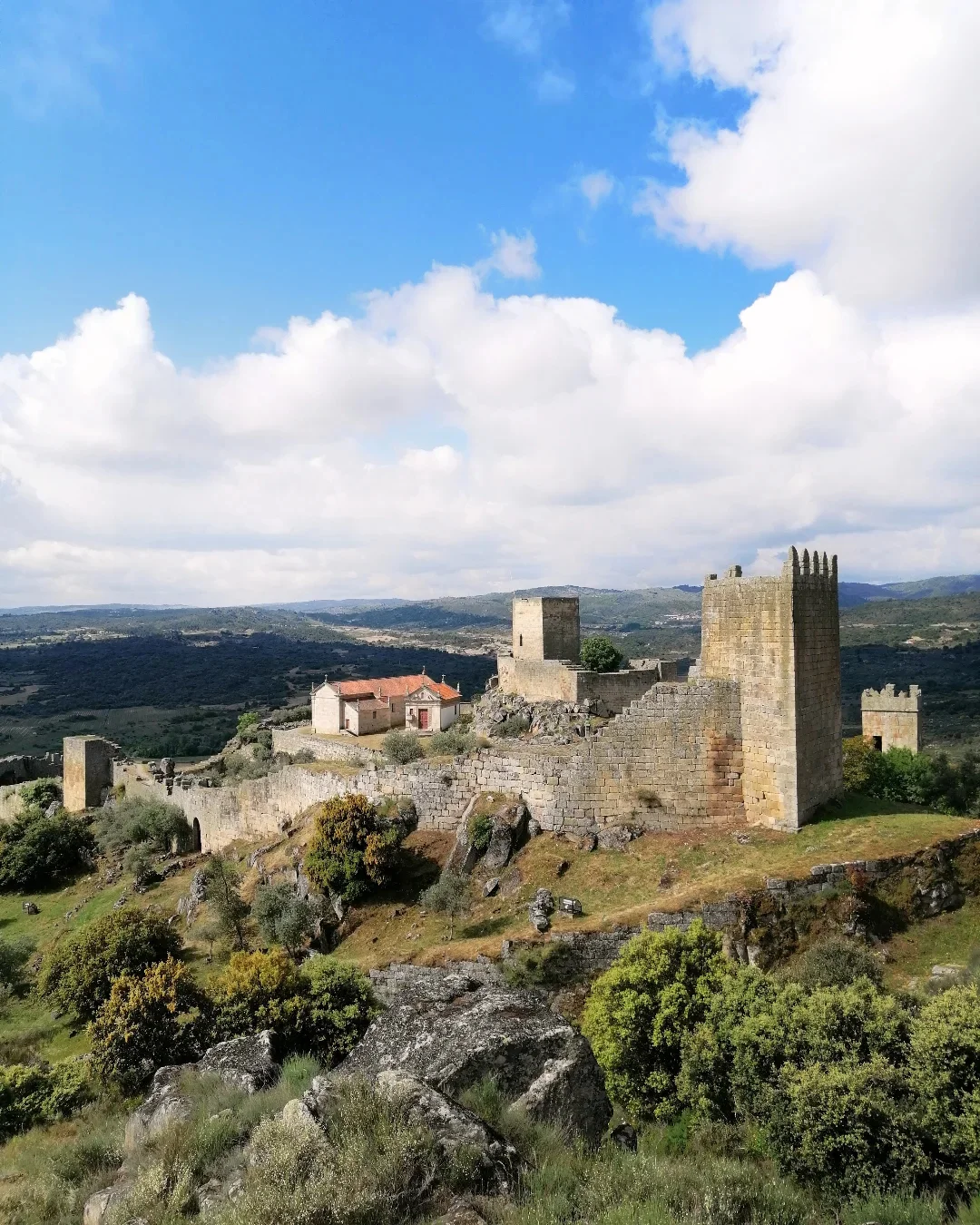 Photo shared by Aldeias Históricas de Portugal on February 18, 2026 tagging @municipiomeda, and @__vitorpires__. May be an image of castle and text.