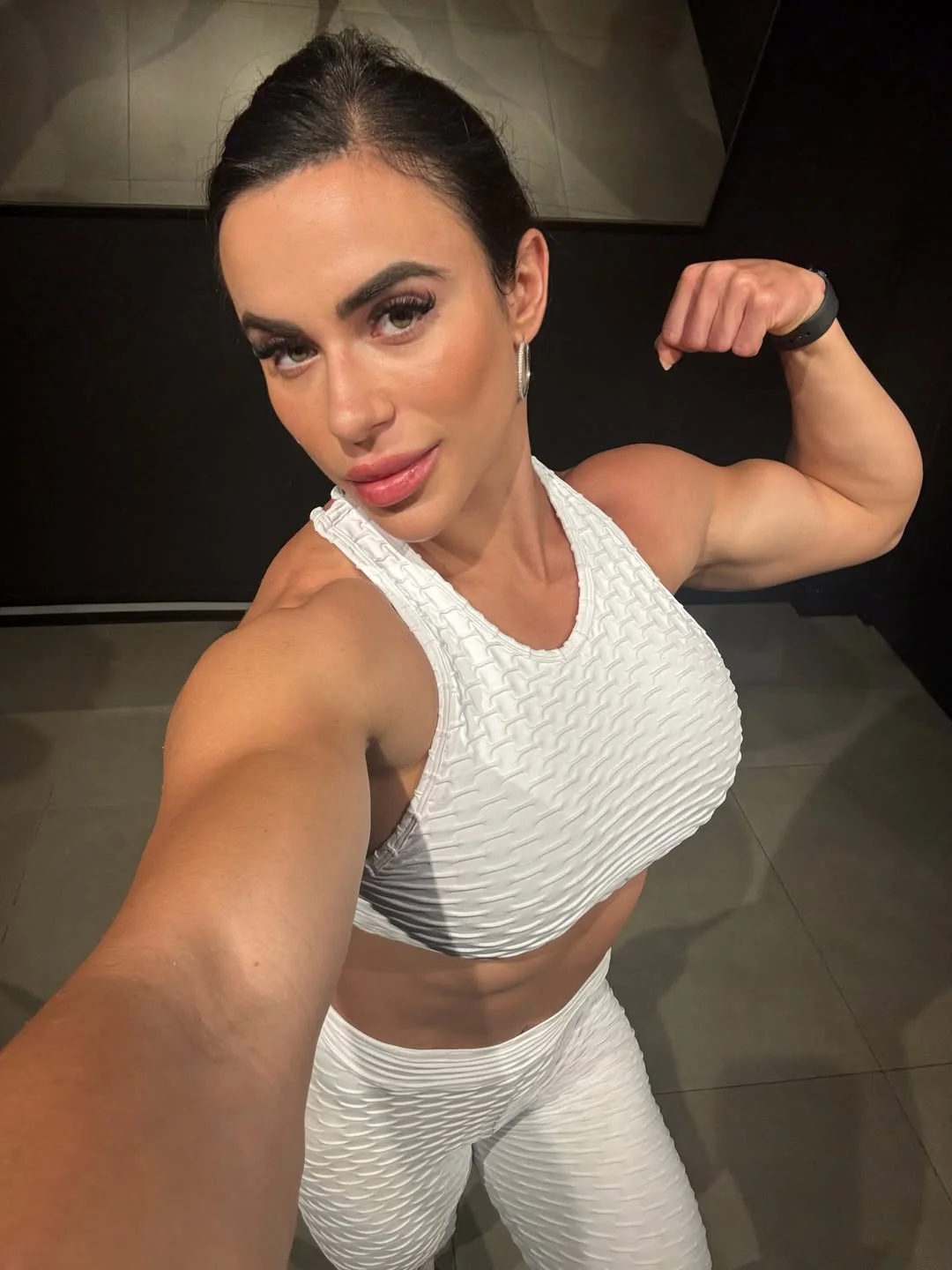 Photo by Alicia Romero Calomarde on February 21, 2026. May be a selfie of one or more people, biceps, people bodybuilding, activewear, sportswear and text.