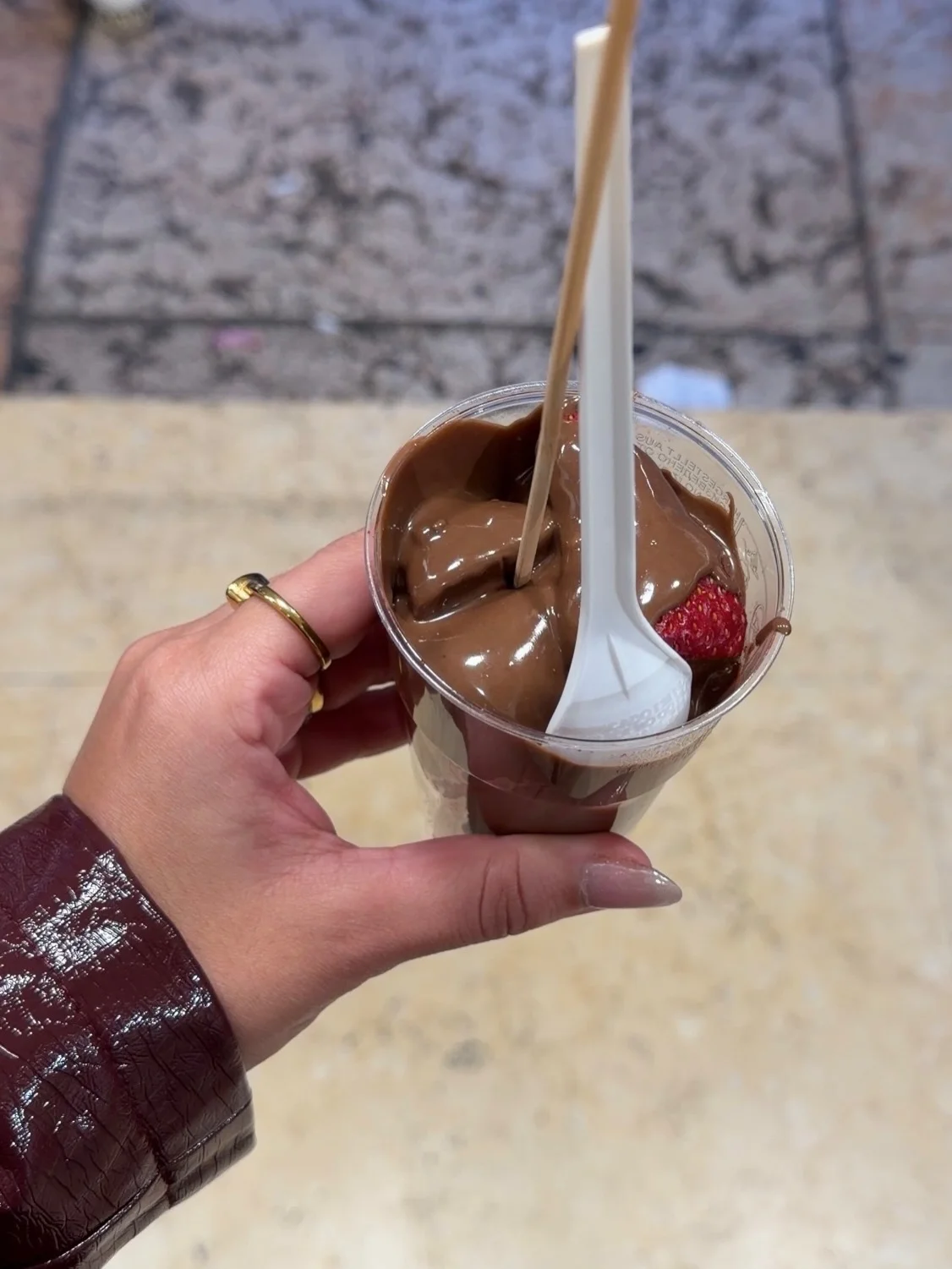 Photo by Amanda Gomes on March 25, 2026. May be an image of strawberry, gelato and text.