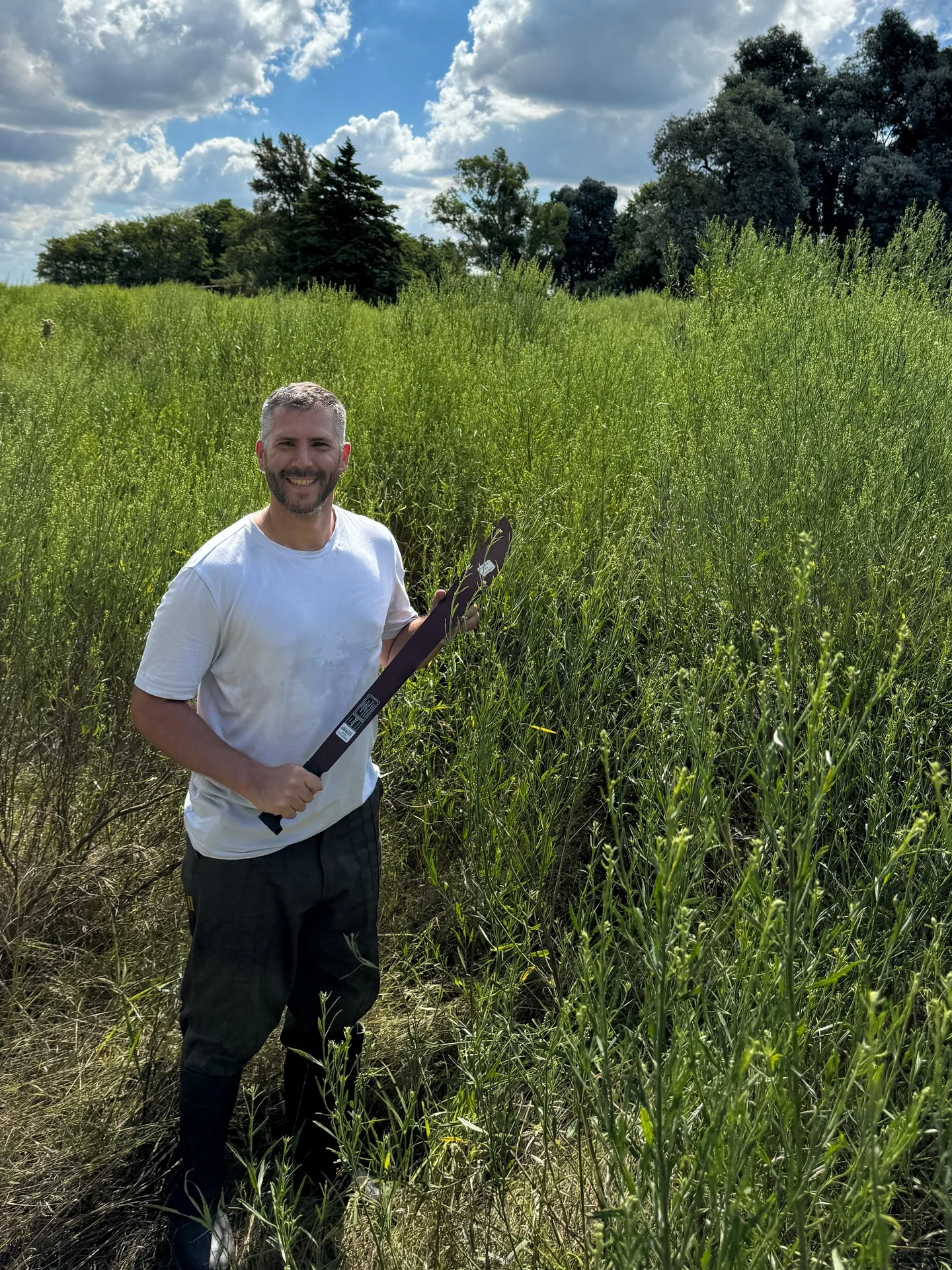 Photo by 𝗙𝐞𝐫 𝐌𝐮𝐠𝐫𝐚𝐛𝐢 on February 26, 2026. May be an image of grass and text.