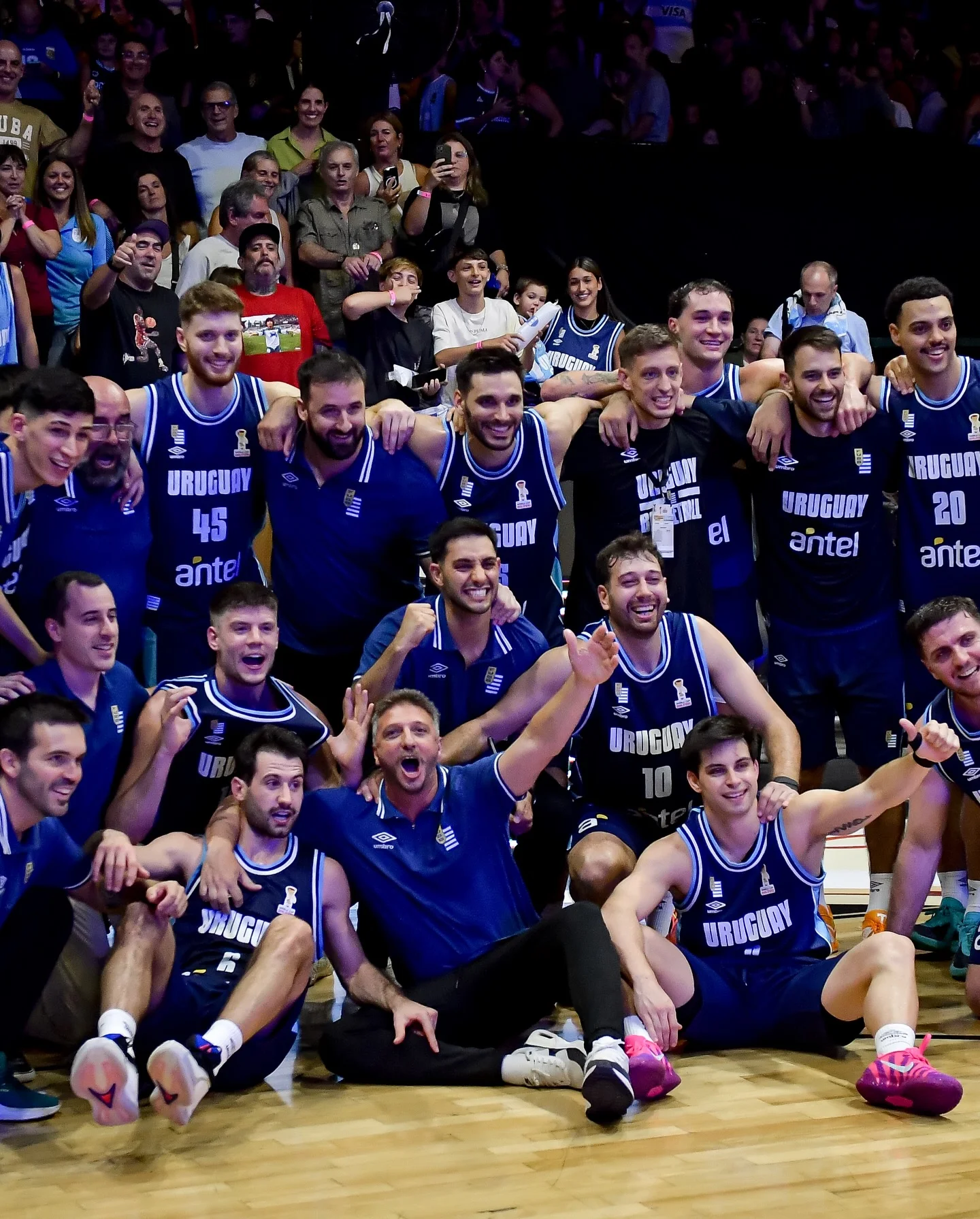 Photo by FIBA AmeriCup on March 04, 2026. May be an image of volleyball, basketball, crowd, stadium and text.