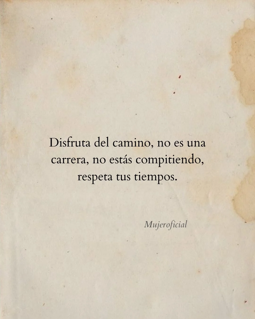 Photo by Luz en letras on February 13, 2026. May be a doodle of book and text that says 'Disfruta del camino, no es una una carrera, no estás compitiendo, respeta respeta tus tiempos. Mujeroficial'.